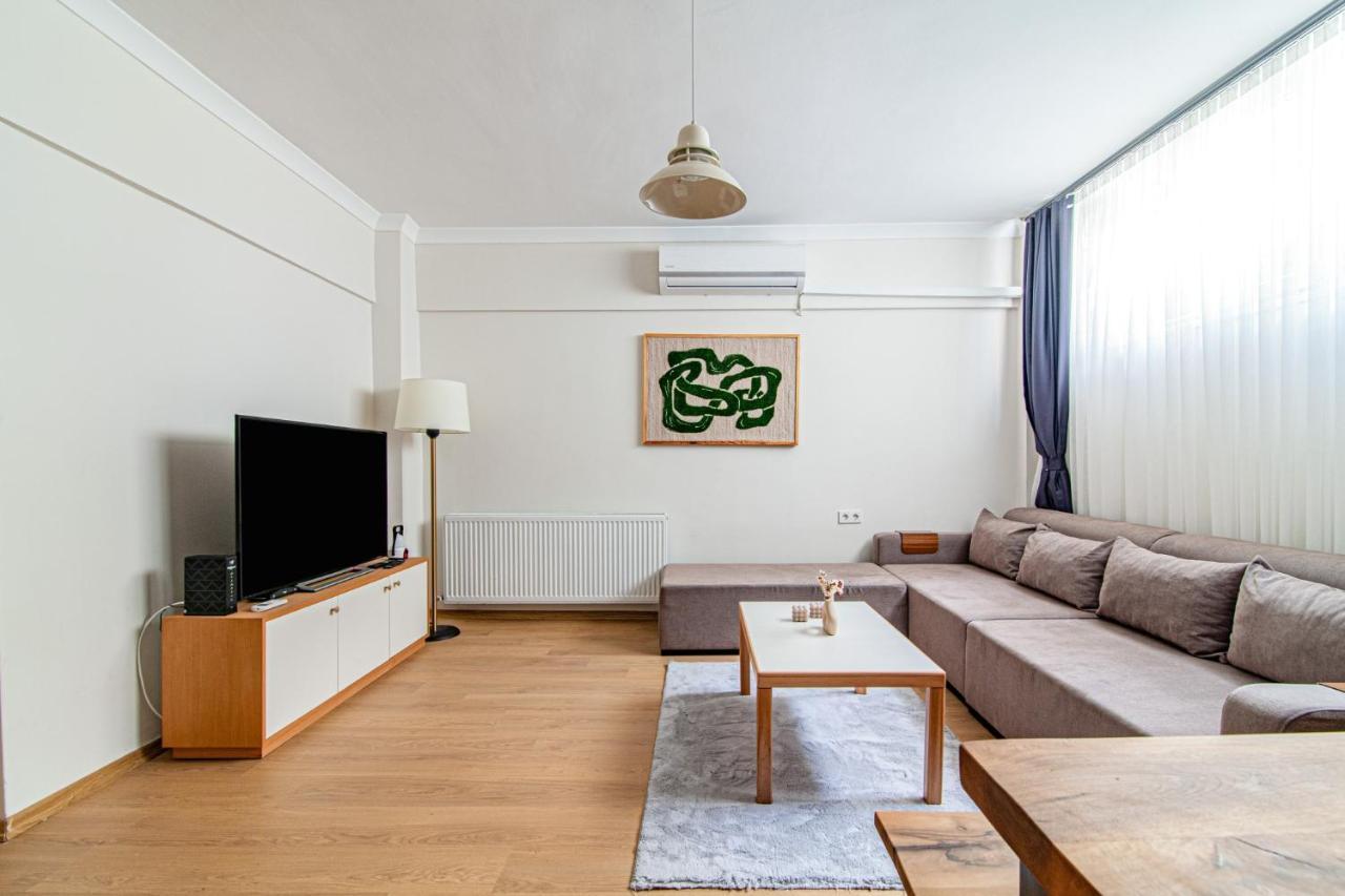 Gorgeous Apartment In The Heart Of Cihangir Istanbul Exterior photo